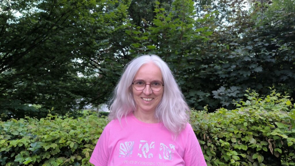 Chorleiterin Gabriele Molitor